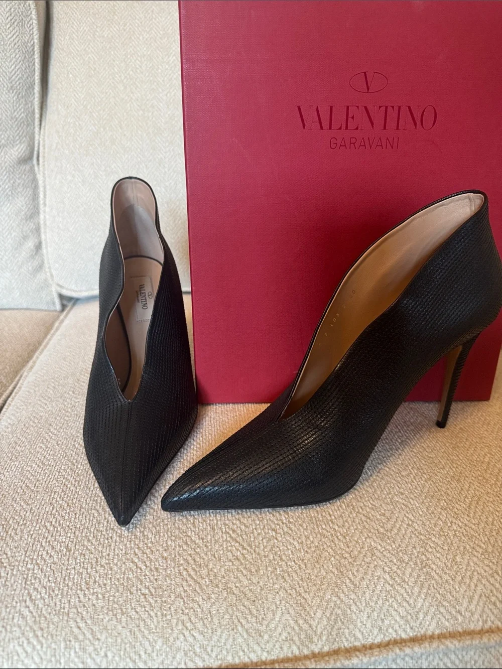 Valentino Black Ribbed Pointed Toe Heels